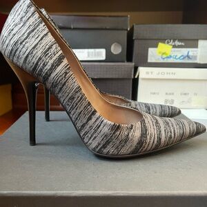 Calvin Klein Collection Suede High Heels / Pumps, Size 9 / 10 US, Sandstone